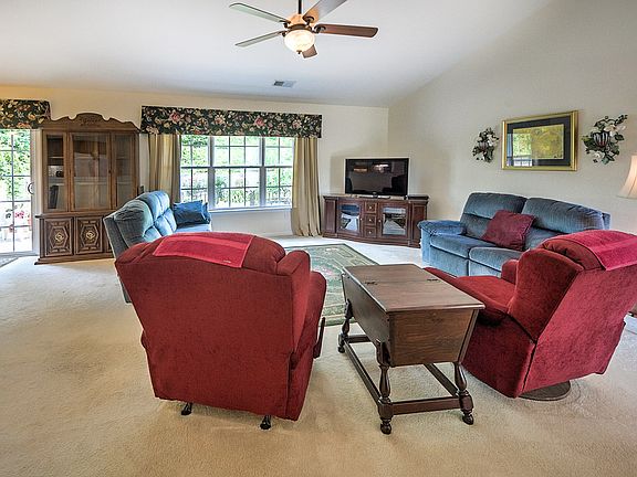 2nd image of 104 War Admiral Way