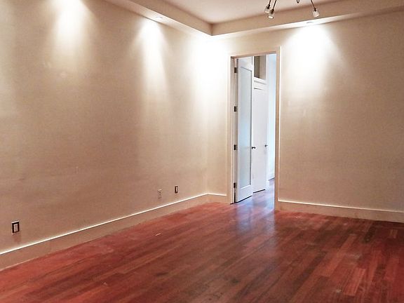 5th image of 246 Stanhope St #2B