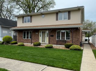 9404 S 54th Ct, Oak Lawn, IL 60453