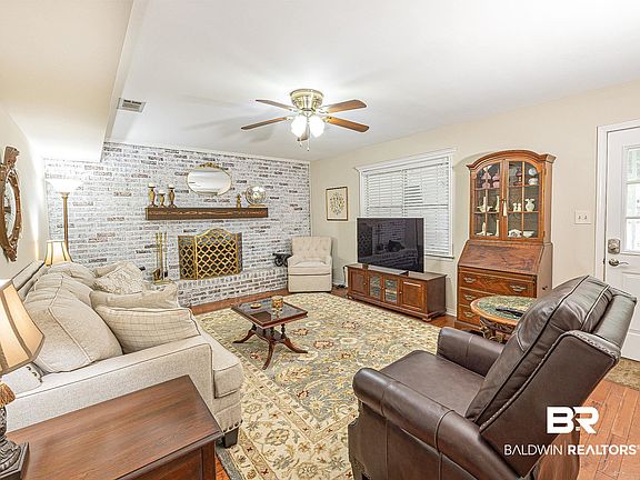 5th image of 621 Ridgewood Dr