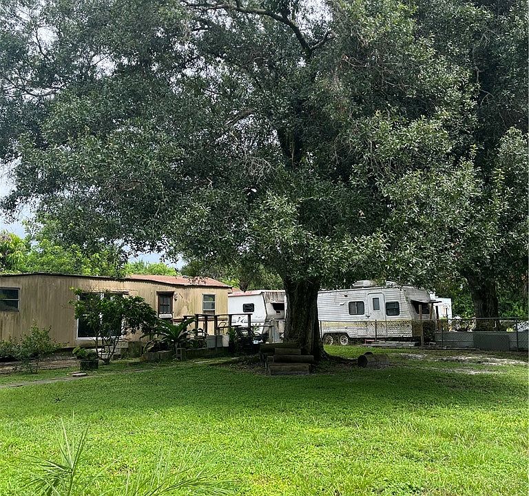1st image of 1183 SW Pine Tree Trl