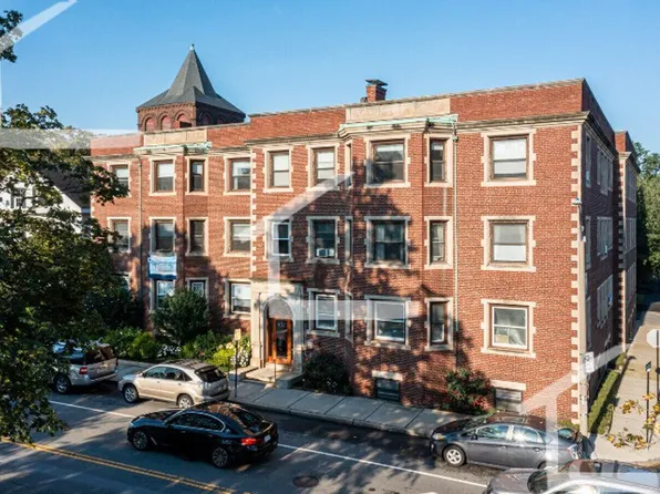 457B Centre St #E, Newton, MA 02458