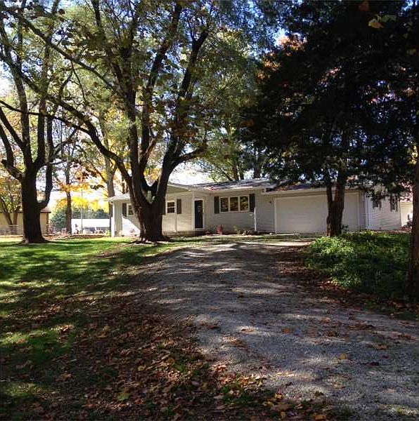 1st image of 333 W Elm St