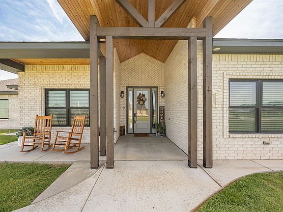 4th image of 2501 Ginger Dr