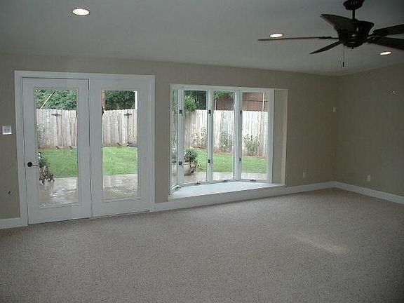 HUGE Family Room Full of Light