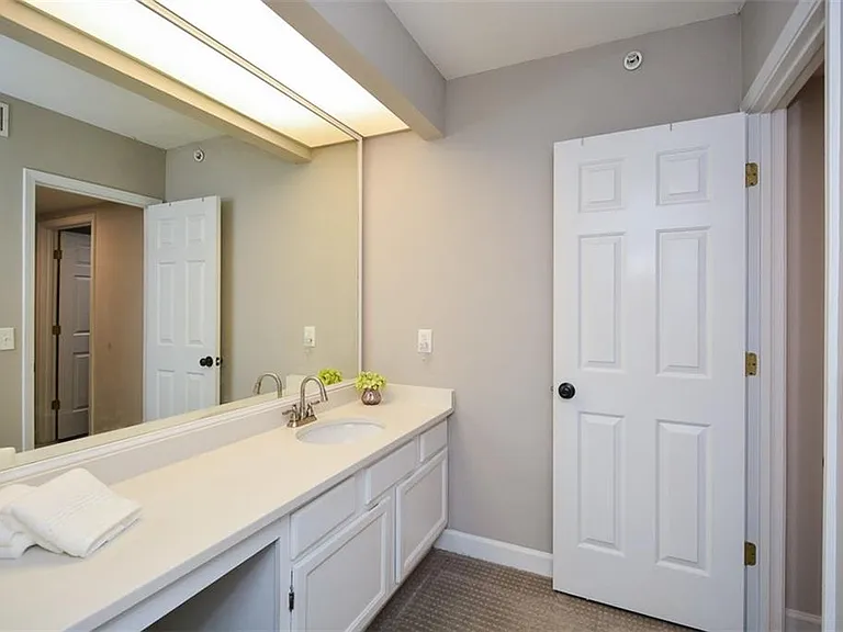 607 Lismore SE — Photo 29