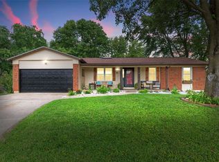 8 Wood Ct, Saint Peters, MO 63376