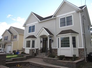 18 S 11th Ave, Manville, NJ 08835