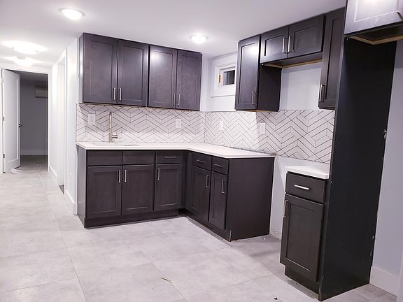 3rd image of 19 Jewett Ave APT 3U