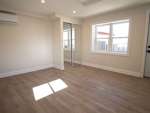 3rd image of 184 Bradley Ave #3