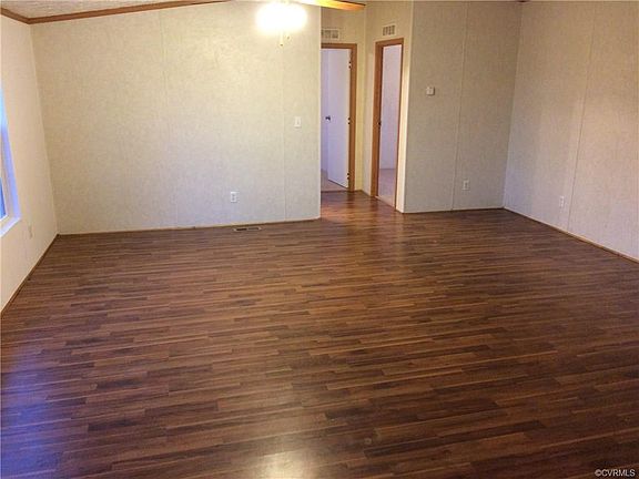 5th image of 23257 Sussex Dr