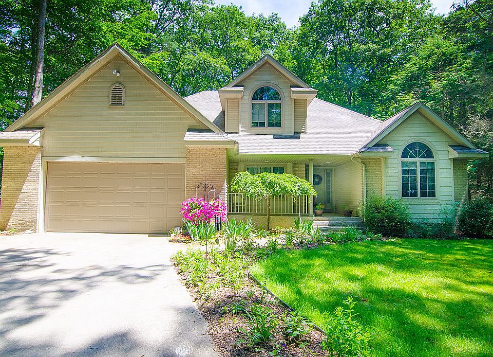 1st image of 866 Scenic Dr