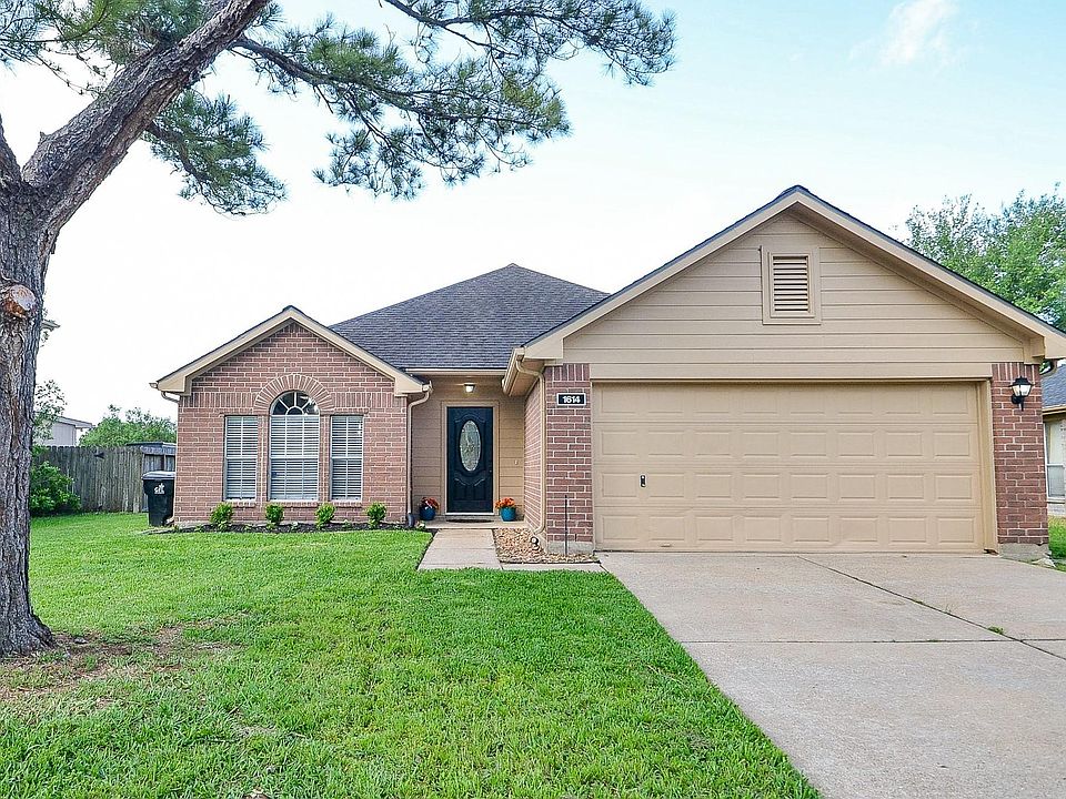 1st image of 1614 Village Court Dr