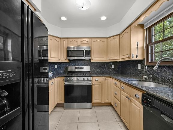 5th image of 25 Driscoll Ct BLDG 1 #1