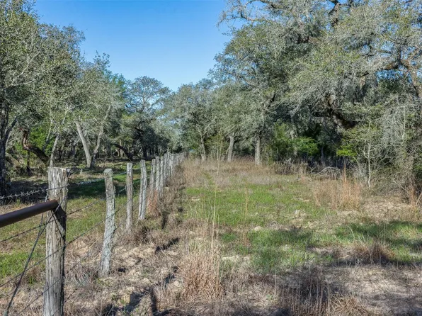 1746 County Road 103, Columbus, TX 78934