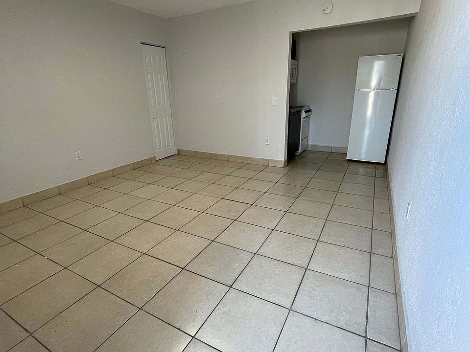 1st image of 1015 Palm Ave #11043755
