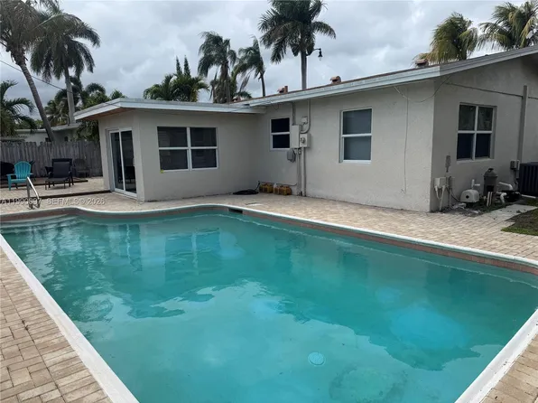 1460 NE 30th Ct, Pompano Beach, FL 33064