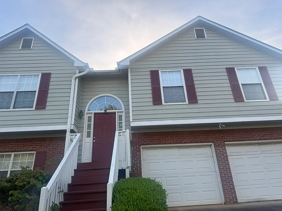 3877 Deercreek Dr