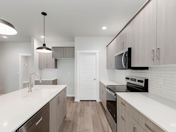 6th image of this home