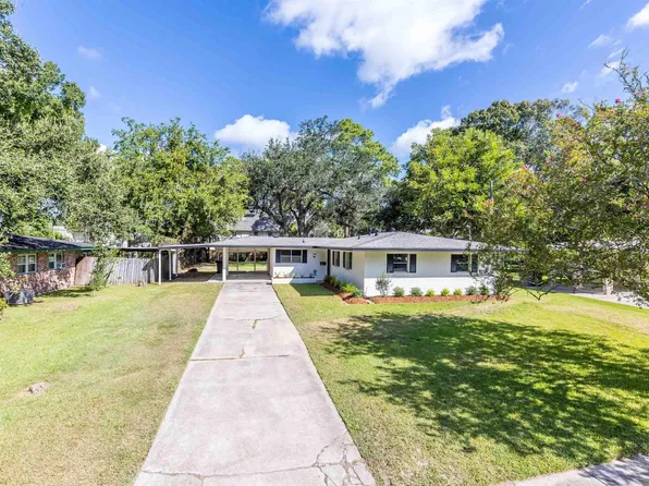 8013 Brandon Dr, Baton Rouge, LA 70809