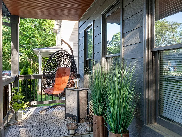 1490 Venetian Dr SW — Photo 4