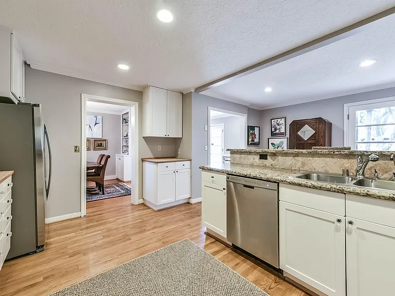 906 Bay Oaks Rd — Photo 13