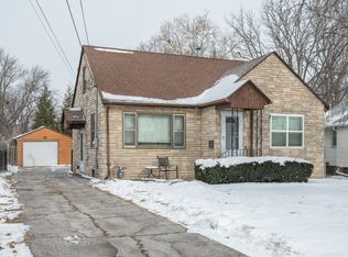923 Wolcott Ave, Des Moines, IA 50315