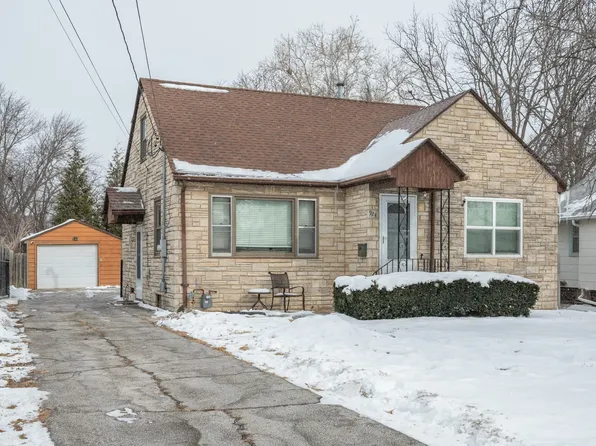 923 Wolcott Ave, Des Moines, IA 50315
