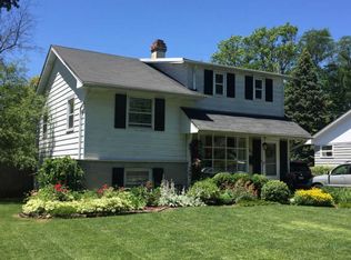 302 S Summit St, Wheaton, IL 60187