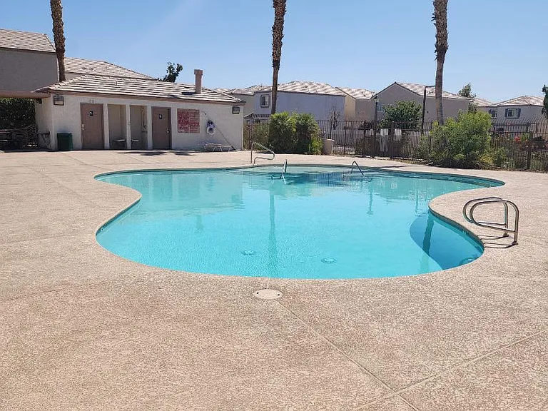 9914 Keephills St — Photo 2