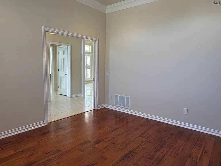 4 Warwick Ct — Photo 23