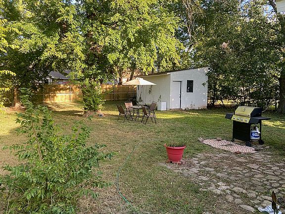 5th image of 205 S Arrington Dr