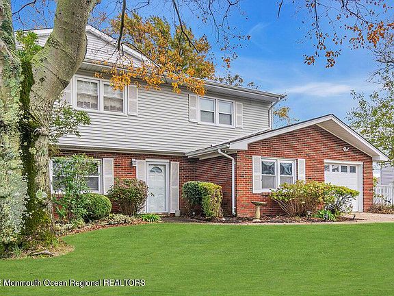 5th image of 1078 Montauk Dr