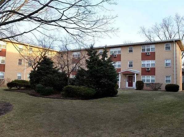 2 Radio Ave APT B20, Secaucus, NJ 07094