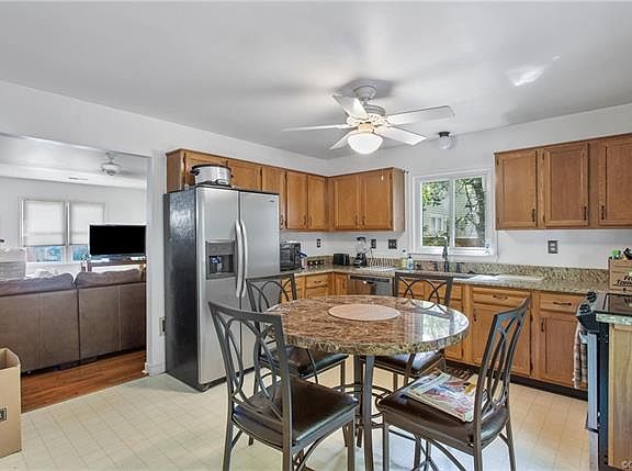 5th image of 2712 Maurice Walk Ct