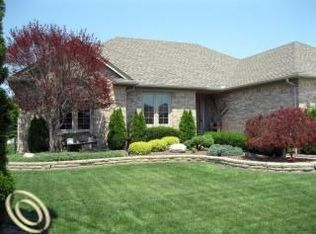 20031 Herringbone Dr, Macomb, MI 48044