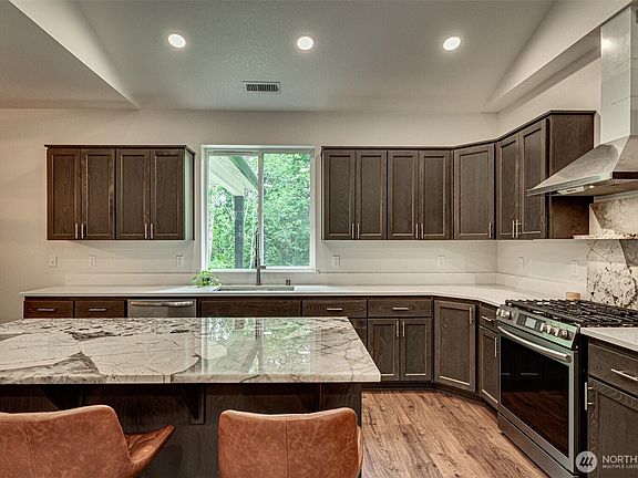 4th image of 237 Piedmont Place
