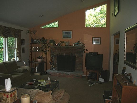 4th image of 15 Sunset View Dr