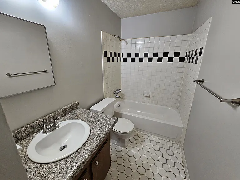 3904 Persimmon St — Photo 15