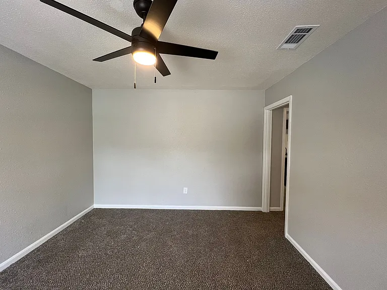 1181 Canary Ln — Photo 3