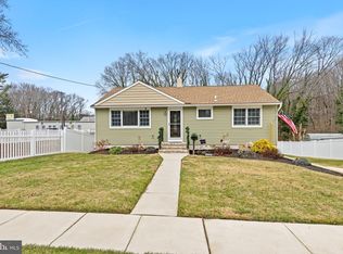 731 Candidus Ave, Woodbury Heights, NJ 08097