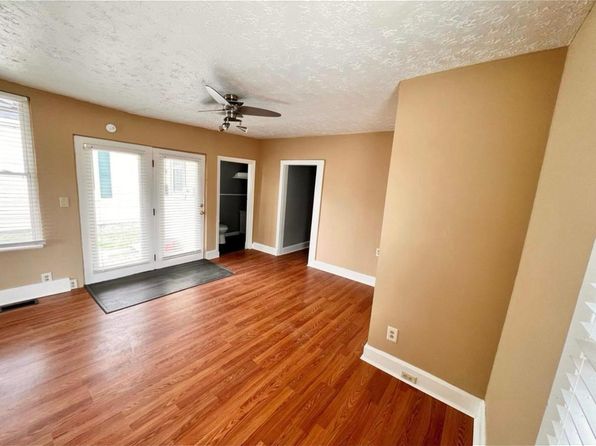 206 3rd Ave #1
