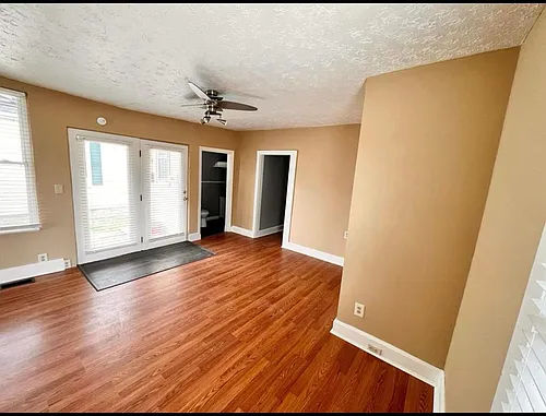 206 3rd Ave #1 Photo 1