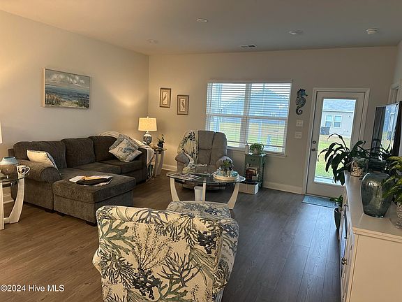 4th image of 9463 Barnstormer Drive