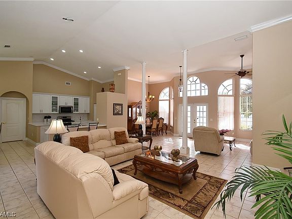 4th image of 2313 SW 40th Ter