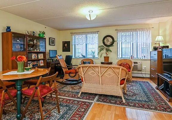 3rd image of 342 E 119th St APT 3F