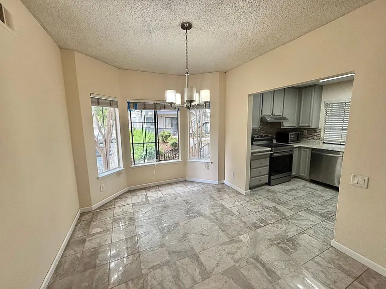 3129 Kenland Dr — Photo 7