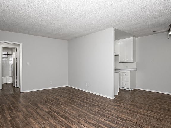 3rd image of 445 E Verdugo Ave APT R