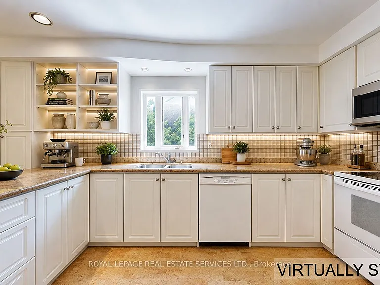 31 Burnhamthorpe Park Blvd — Photo 15