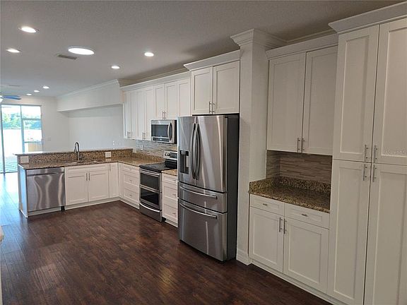 3rd image of 2644 Sabal Springs Dr APT 3